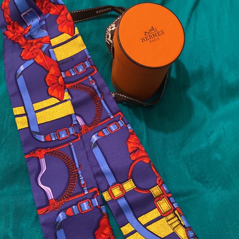 Hermès Twilly Scarft. Authentic, Brand New